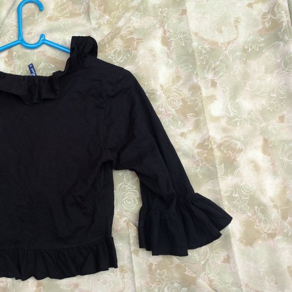 🍓 Voguish Frilly Black Shrug - Picture 7 of 7